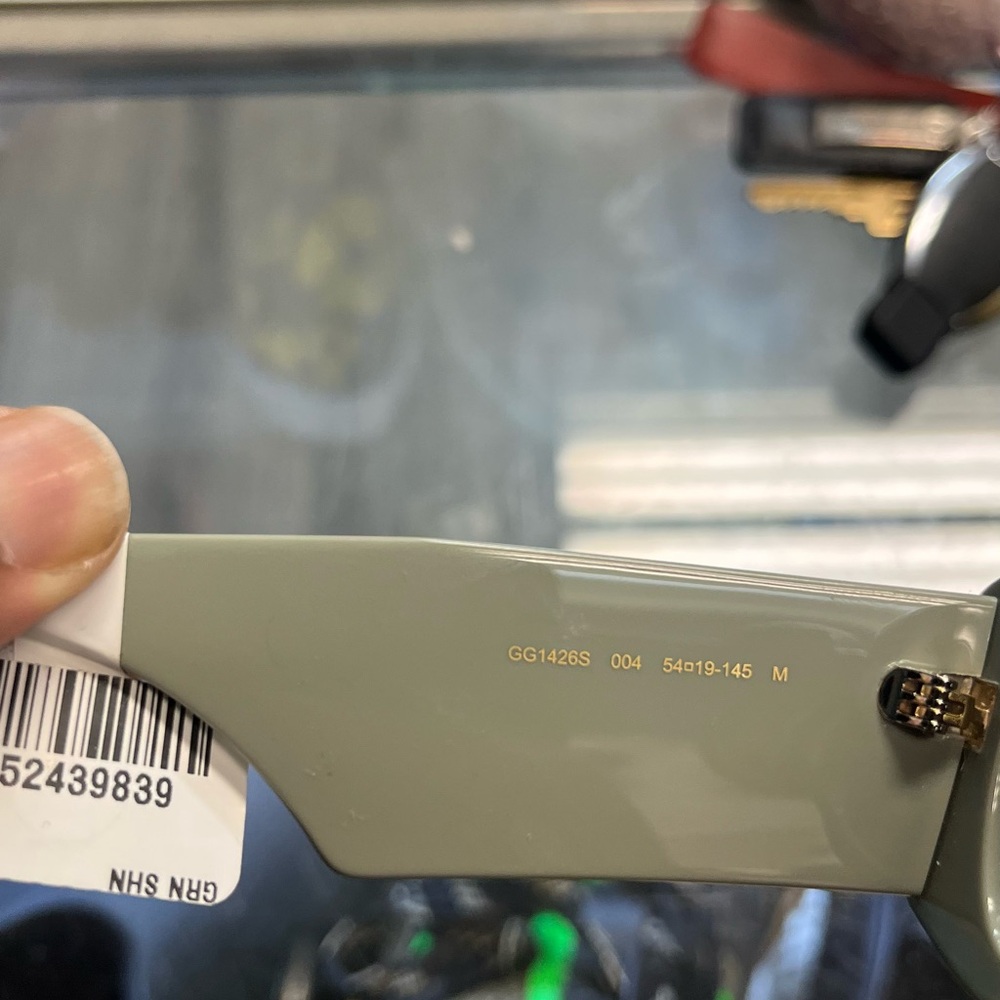 Grey Gucci Rectangular Sunglasses - Picture 4 of 7